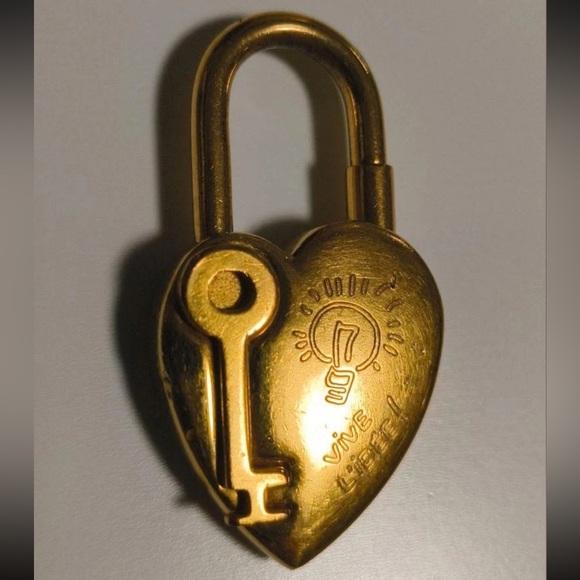 HERMES Cadena Padlock Charm La Fantaisie Heart 2004 Keychain Bag Charm Gold VTG - Picture 2 of 5